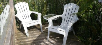 Waterfront cottage close to ferry