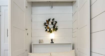 Historic Heights Artist Bungalow #1