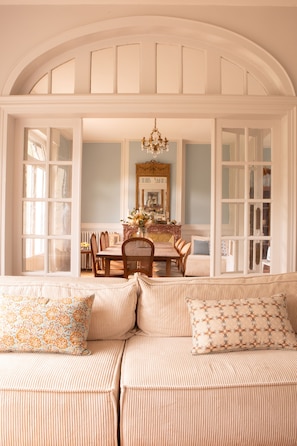 Interior - La maison Maroc, a house nestled in a 2-hectare park (Saints-en-Puisaye)