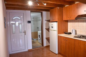 Kjøleskap og mikrobølgeovn