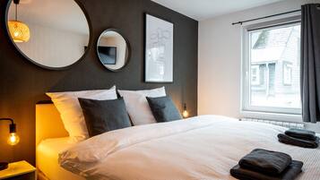 2 bedrooms, iron/ironing board, travel crib, free WiFi