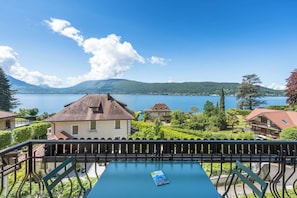 Outdoor dining - Iew Lake 2 - LakeView 2 - Premium Annecy - Veyrier du lac (Veyrier-du-Lac)