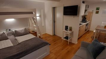 1 chambre, lit parapluie, Wi-Fi gratuit, draps fournis
