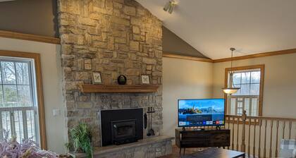 Spacious Island Apartment Above Biergarten Bar