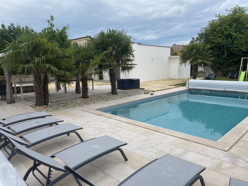 Villa Royan 10 persons with private heated pool 650m from the beach