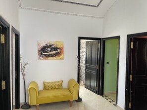 Interior - Vila Haja - Beautiful Farmhouse in the middle of nature! (Imouzzer Kandar)