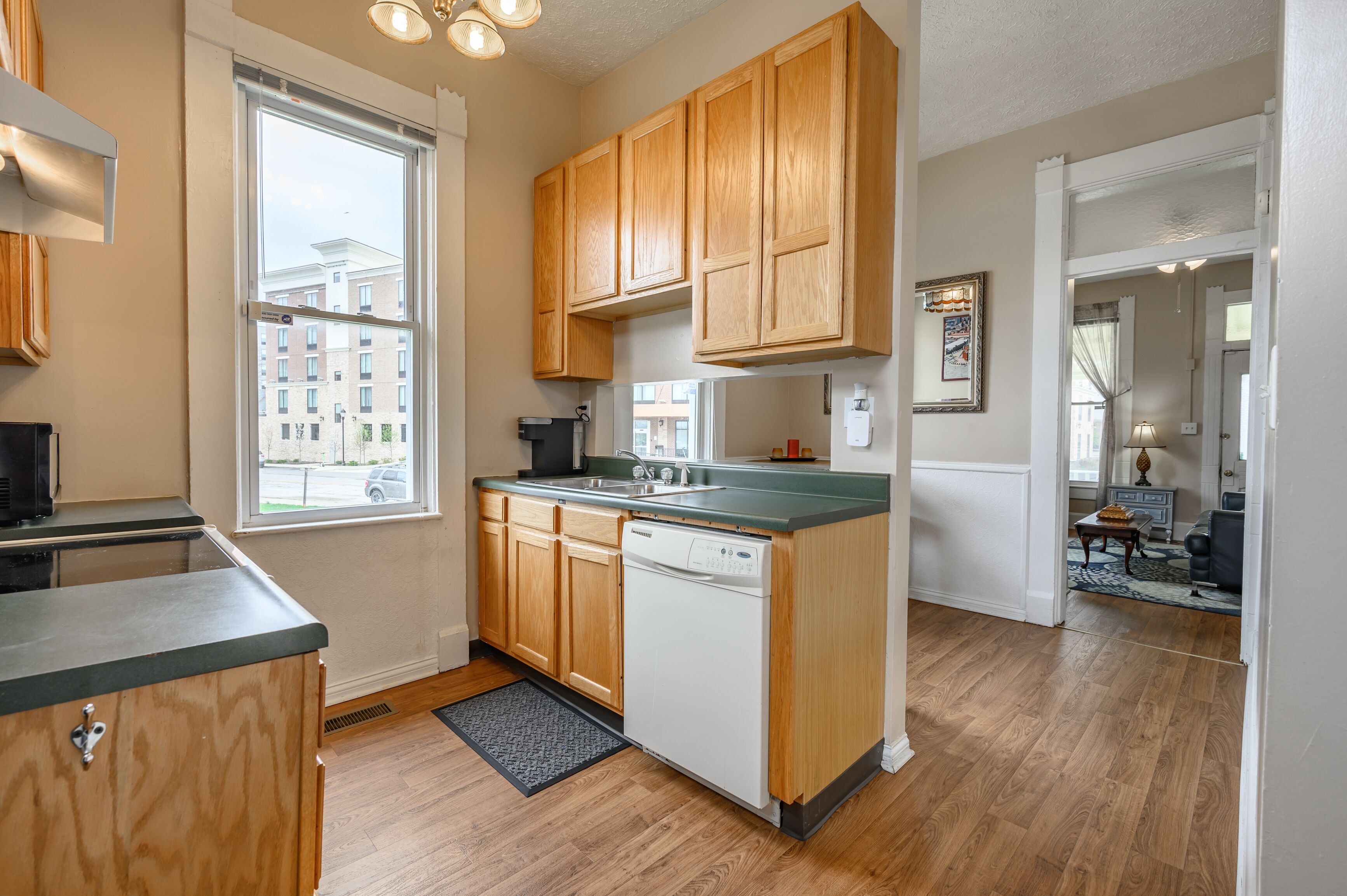 2 BR Next To Lucas Oil -Walk to Conventions!