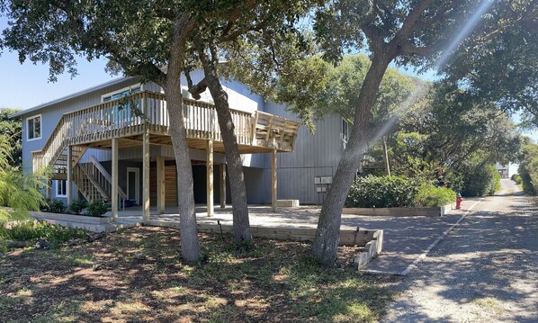 Exterior - Modern 2 Bedroom with Quick Walk to the Beach, Pet Friendly (Topsail Beach)