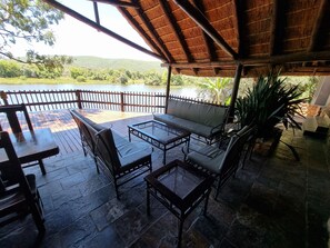 Terrace/patio - Mabalingwe Kaya Chane Self Catering (Bela-Bela)