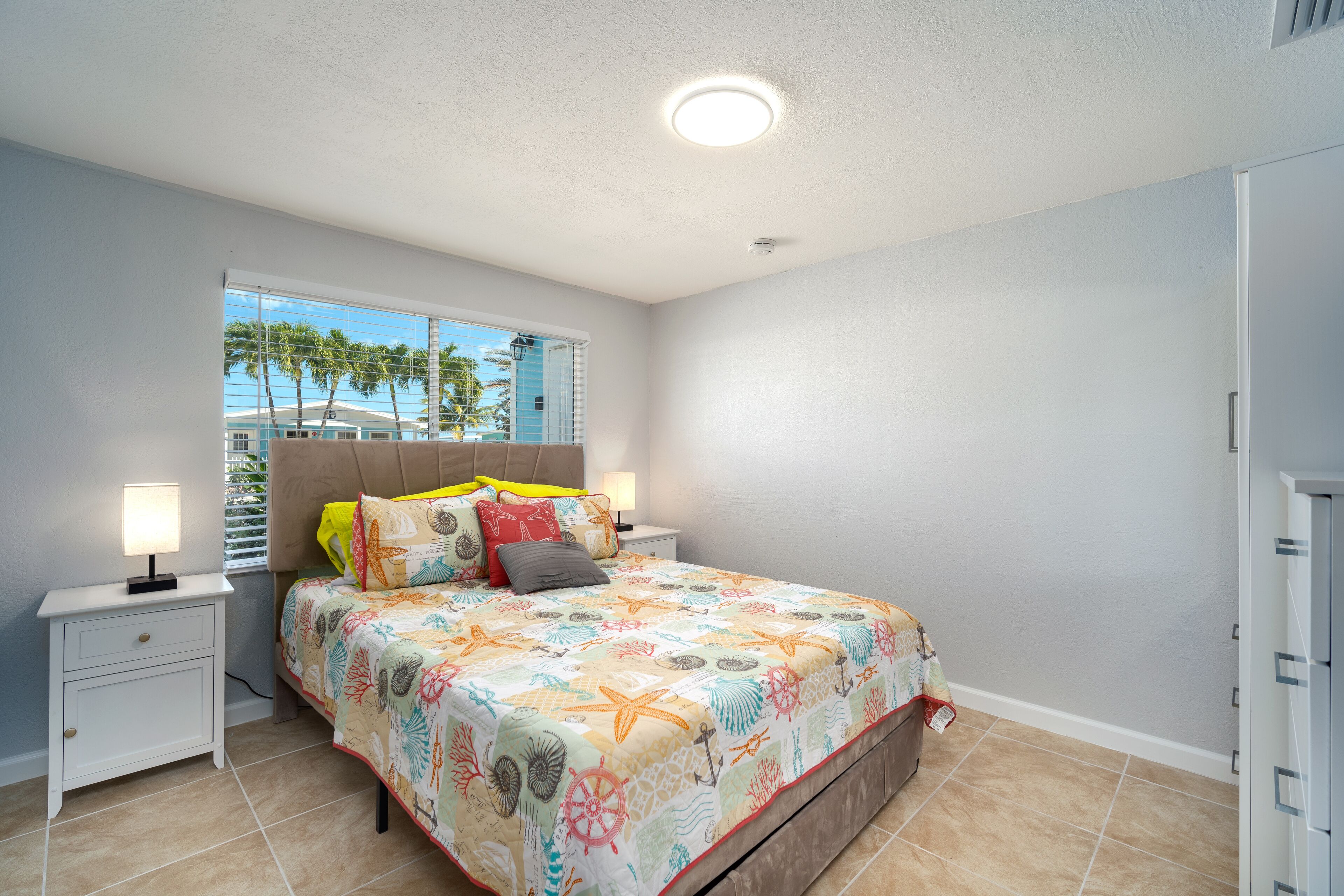 3 soverom, skrivebord, strykejern/-brett og wi-fi (inkludert)