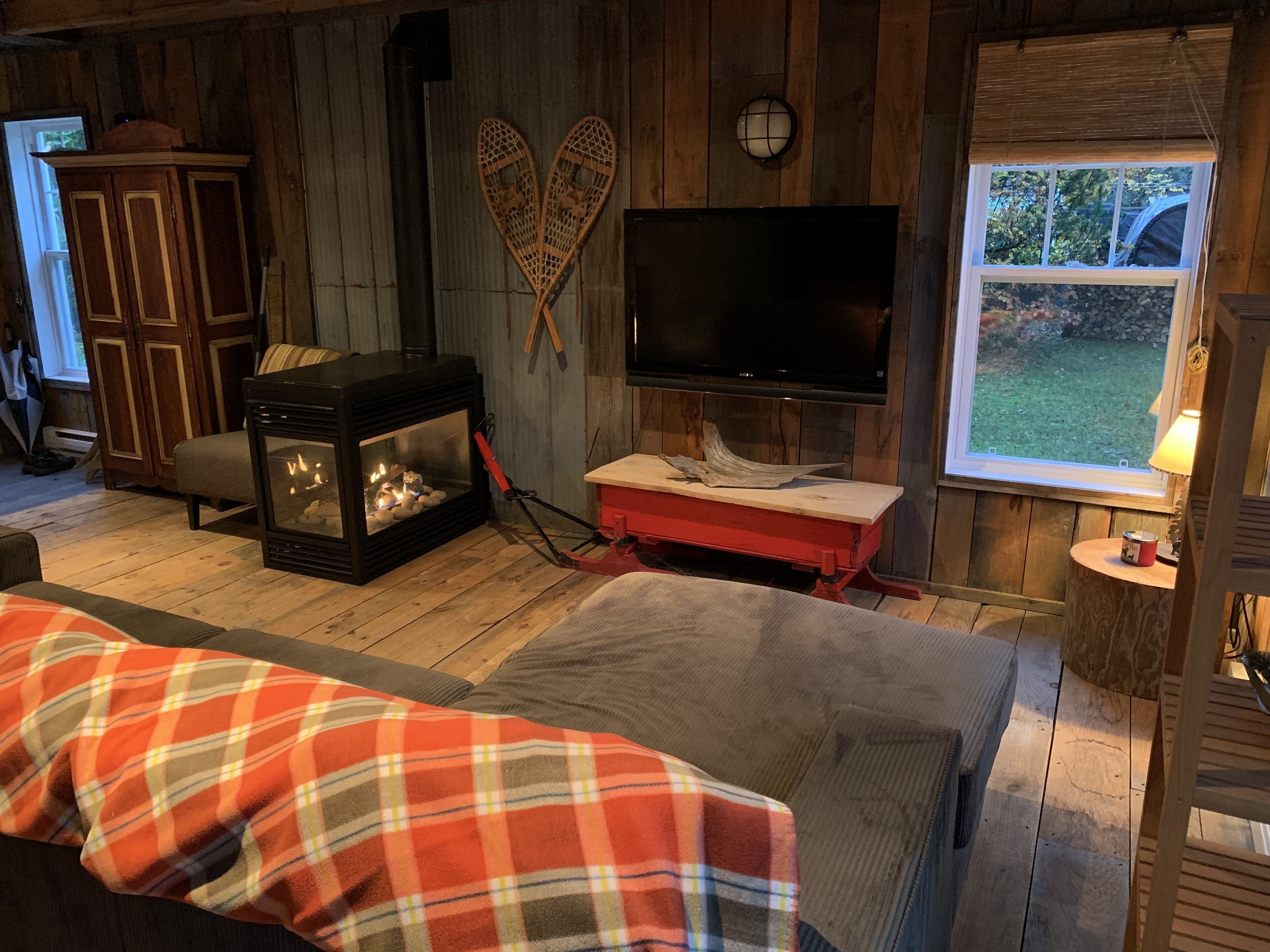 La Porte de la Rouge- CITQ 295114 Straight on Red River close to Tremblant!!!