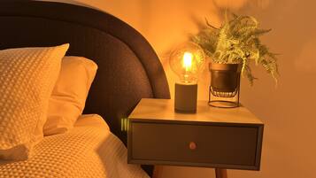2 bedrooms, iron/ironing board, travel cot, free WiFi