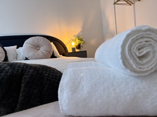 Immaculate apartment suitable for workers and family 