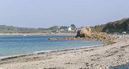 2 bedroom stunning home in Pleubian