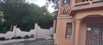 SligoVilla Guest House - Pet Friendly - Hike & Swim in One Day!