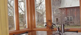 Farmhouse on 21 acres near Shawano Lake, amenities nearby, 45 min. to Lambeau.