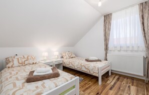 4 Schlafzimmer, Bügeleisen/Bügelbrett, Reisekinderbett, kostenloses WLAN