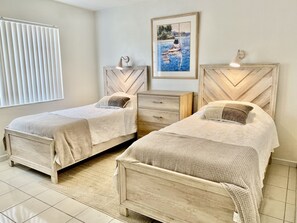 3 habitaciones, escritorio, wifi gratis y ropa de cama 