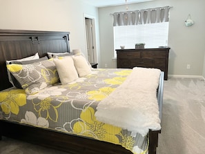 3 bedrooms, desk, iron/ironing board, free WiFi