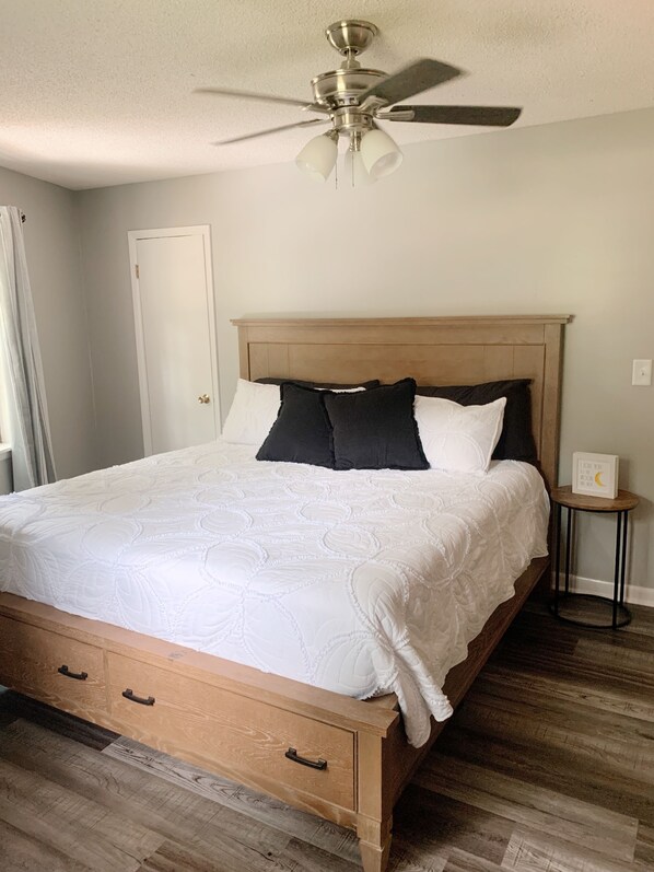 4 bedrooms, free WiFi, bed sheets