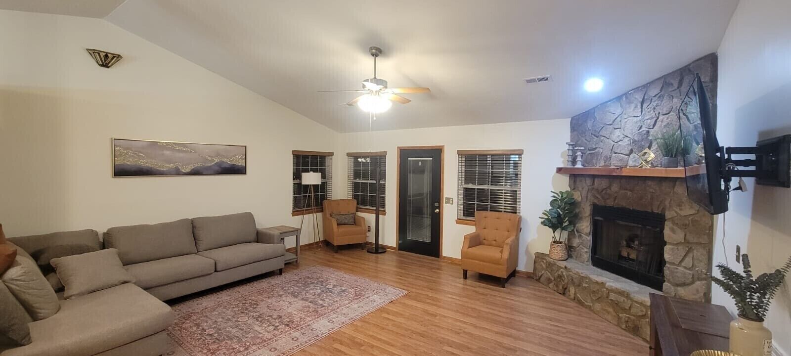 Private Mtn Cottage, w Views,  location, Fire Pit, Pet Friendly .Winter Special