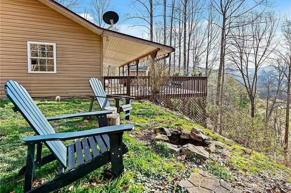 Private Mtn Cottage, w Views, location, Fire Pit, Pet Friendly .Winter Special