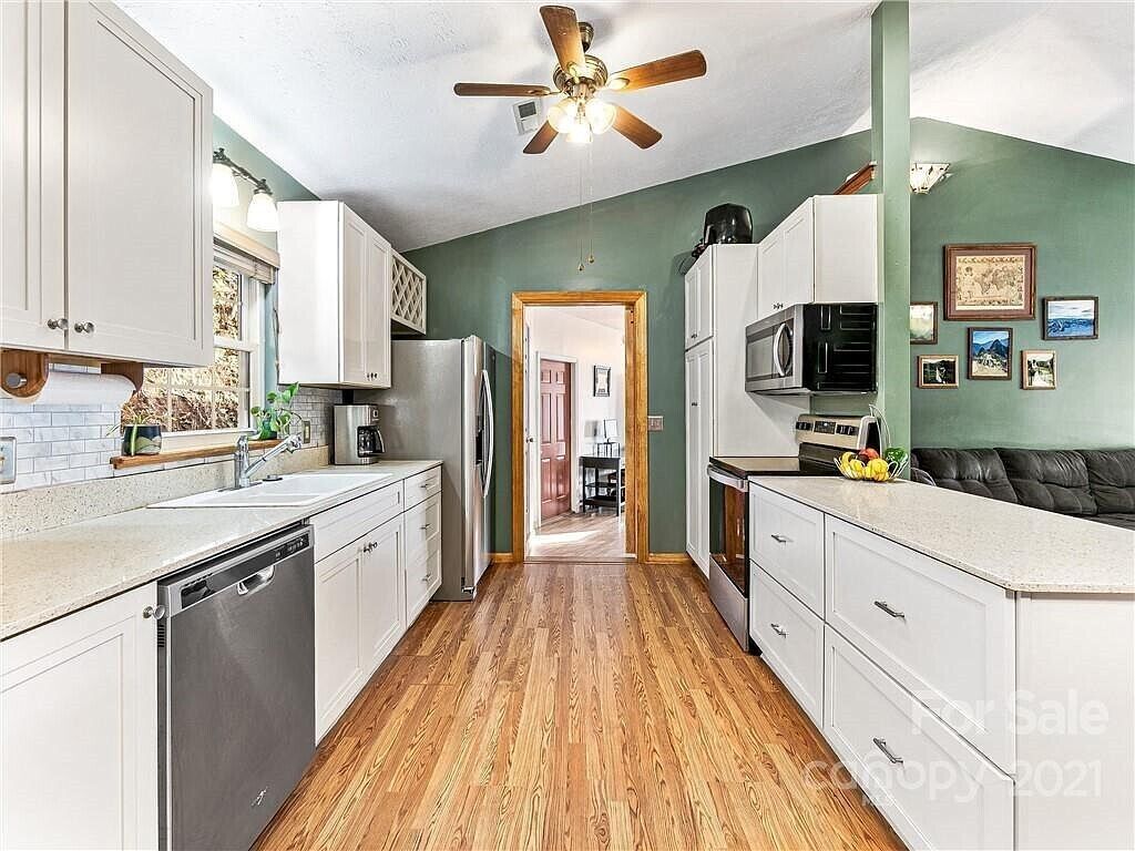 Private Mtn Cottage, w Views,  location, Fire Pit, Pet Friendly .Winter Special