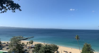 Aguadilla Sunrise Apt,solar powered, 8 minute walk to beach Free Wi-Fi & Parking