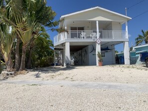 Exterior - MONTHLY Rental ONLY!!!!! Private Sea Wall on Canal-Book Now! (Key West)