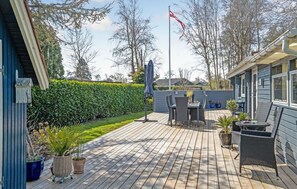 Outdoor dining - Gorgeous home in Juelsminde with WiFi (Juelsminde)