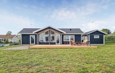 Stunning home in Degerhamn with kitchen