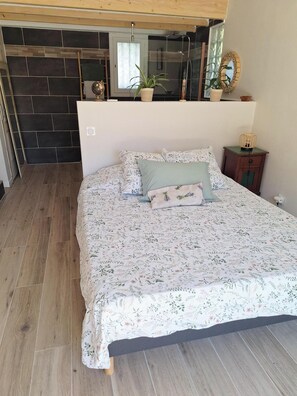 6 chambres, fer et planche à repasser, Wi-Fi gratuit, draps fournis