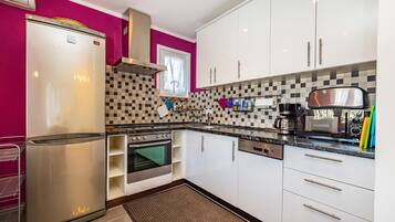 Kühlschrank, Ofen, Herdplatte, Geschirrspüler