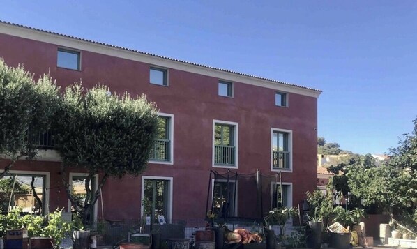 Exterior - Apartment in town center, swimming pool access, close to beaches (Calvi)