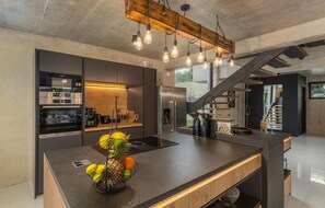 Fridge, oven, dishwasher, coffee/tea maker