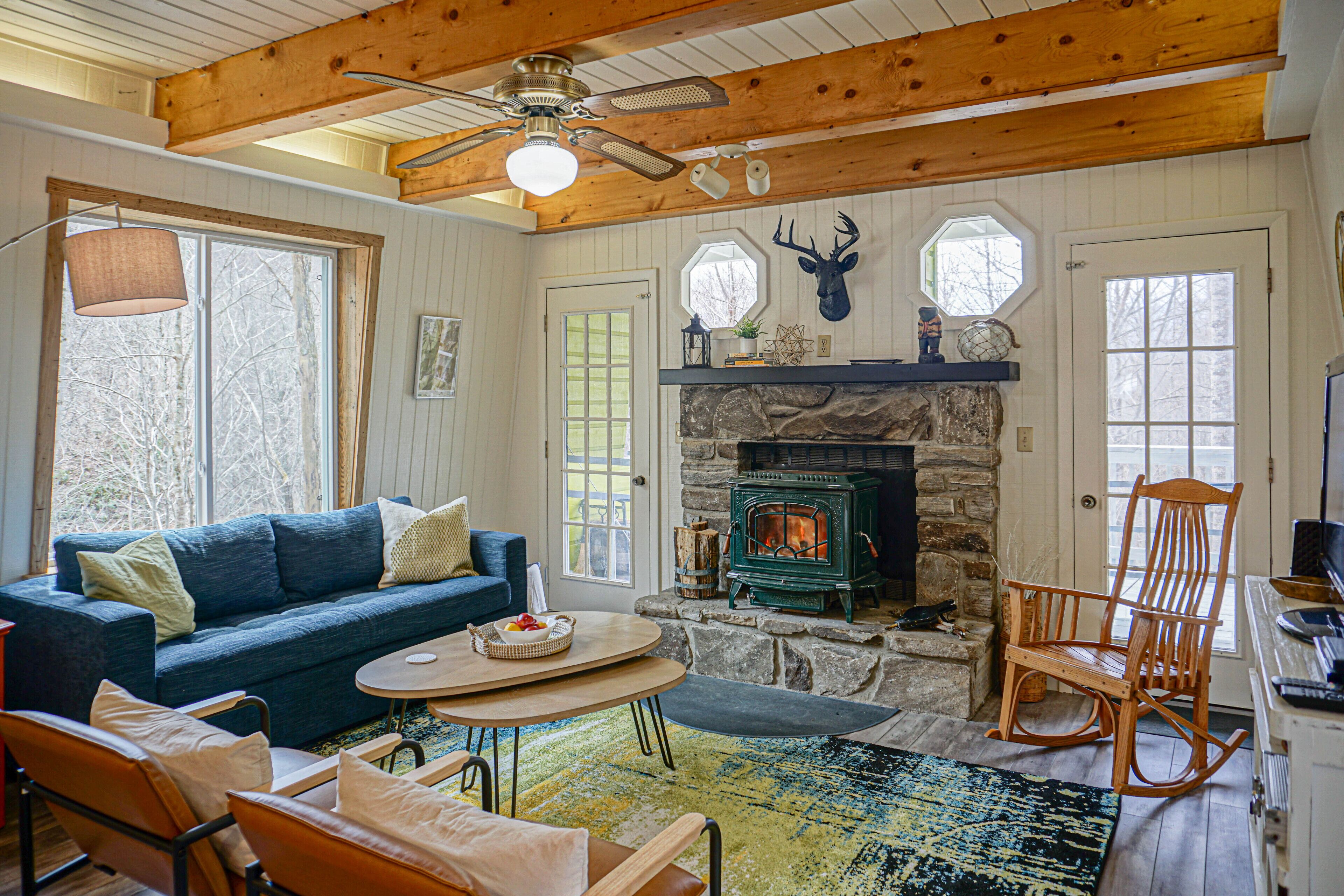 Cozy Mountain Retreat less than 2 miles from Cataloochee Ski Resort
