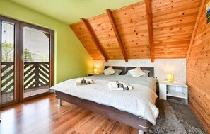 3 Schlafzimmer, Reisekinderbett, kostenloses WLAN, Bettwäsche