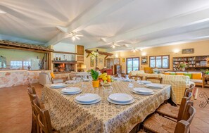 تناول الطعام