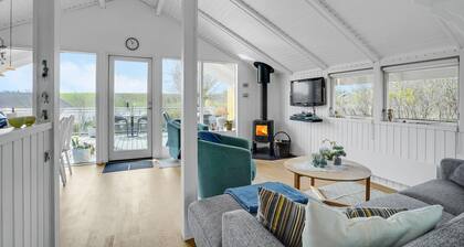 Lovely home in Roslev with kitchen