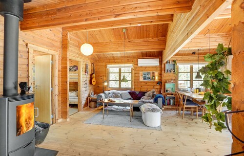 Beautiful home in Hadsund with kitchen