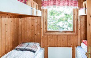 2 bedrooms, bed sheets