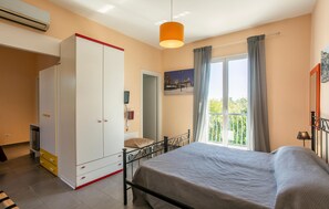 5 habitaciones, cuna de viaje, wifi gratis y ropa de cama