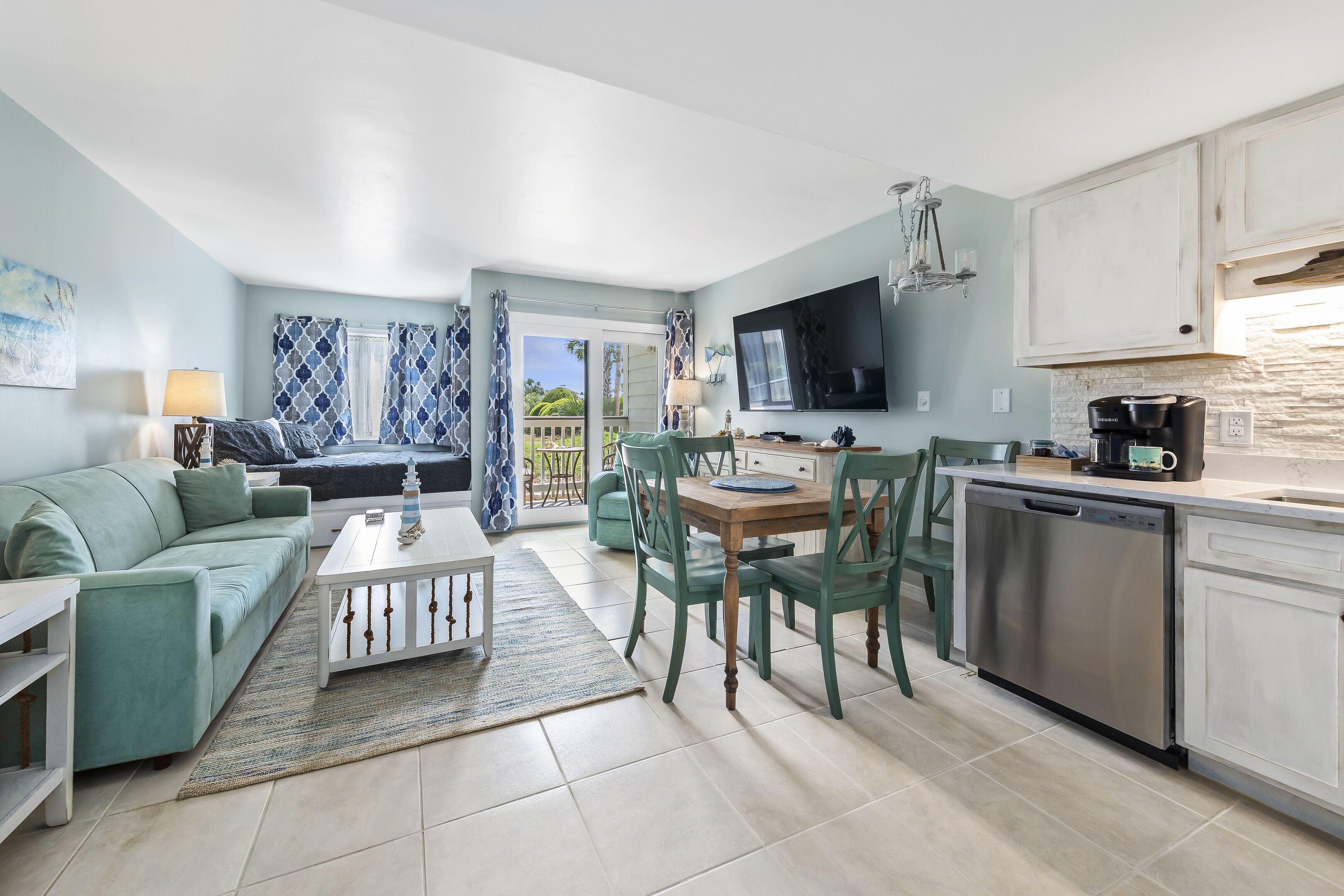 Beach Front Resort - Newly Updated - Indoor Pool - Gulf Shores/Fort Morgan