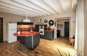 Refrigerador, horno, parrilla de estufa y lavavajillas 