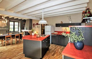 Refrigerador, horno, parrilla de estufa y lavavajillas 