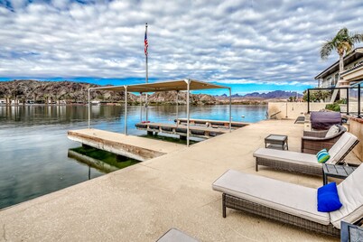 5 Star GORGEOUS RIVER FRONT HOME RIGHT ON THE WATER WITH DOCK!!! Parker Strip. 