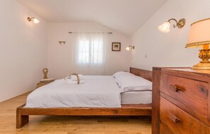 4 Schlafzimmer, Bügeleisen/Bügelbrett, Reisekinderbett, kostenloses WLAN