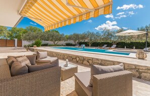 Outdoor pool - Amazing home in Polaca (Polaca)