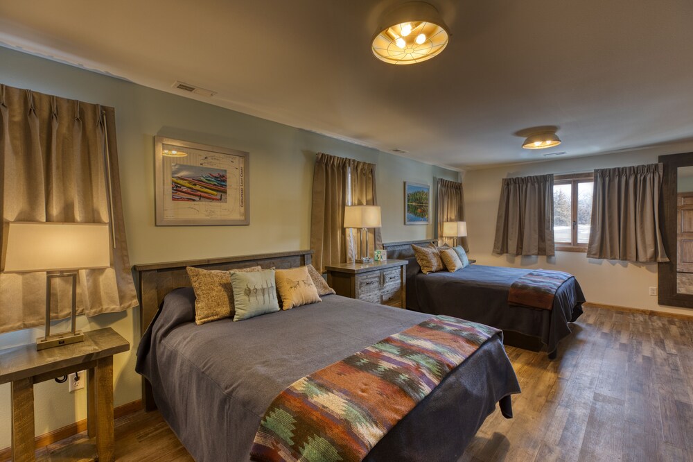Cozy Cottage- Lewis and Clark Resort