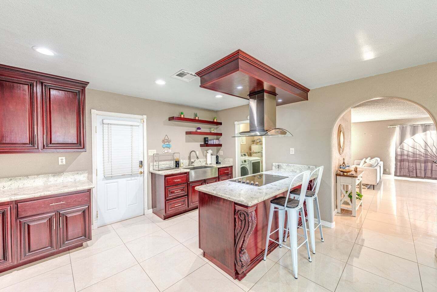 hot villa with multi Family games with indoor hot tub spa for 6 